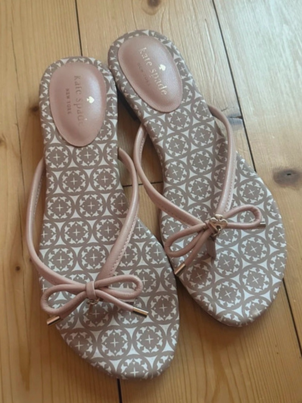 kate spade Soft Pink Bow Thong Sandals with Patterned Footbed size 7.5